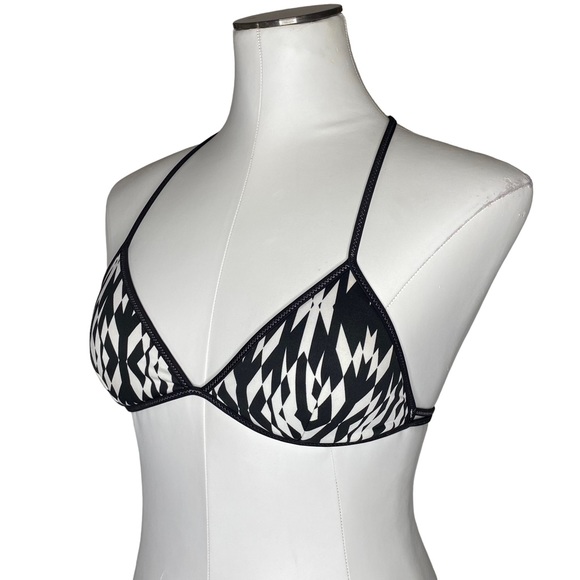 Victoria's Secret The Teeny Bikini Top in a Black and White Geometric Pr… - Picture 4 of 8